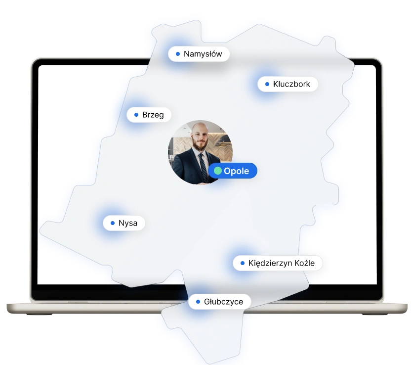 Mapa województwa z zaznaczonymi miastami: Namysłów, Kluczbork, Brzeg, Nysa, Kędzierzyn-Koźle, Głubczyce i Opole. Obok widoczna statystyka pokazująca liczbę 37 miast, 71 gmin i 1017 miejscowości, w których świadczona jest pomoc prawna w sprawach odszkodowawczych. W centrum znajduje się zdjęcie prawniczki na tle eleganckiego biura, symbolizujące profesjonalną obsługę.